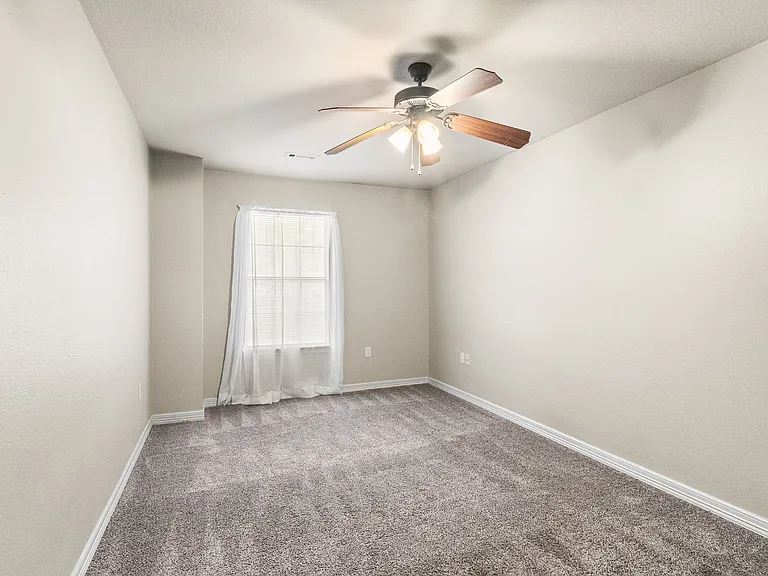 1772 N Chestnut Ave — Photo 20