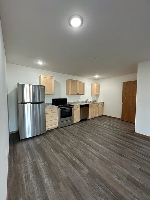 835 E Wisconsin St #613