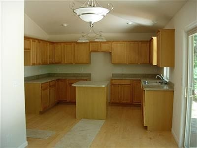 3rd image of 14 Diamond Harbor Ct
