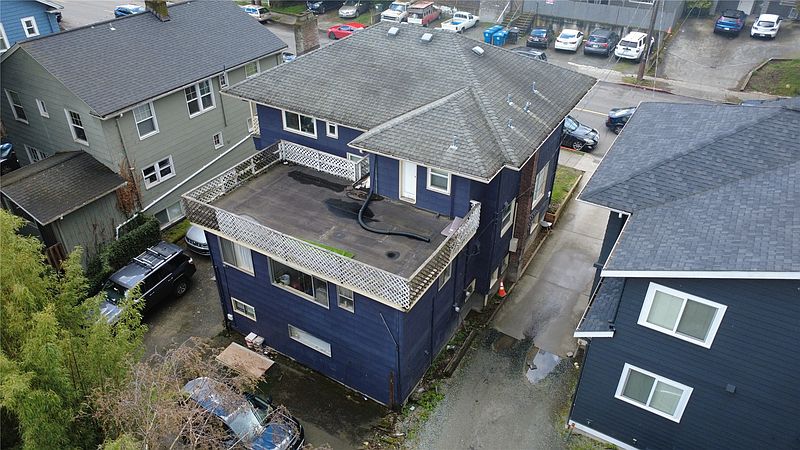 4th image of 5026 20th Avenue NE