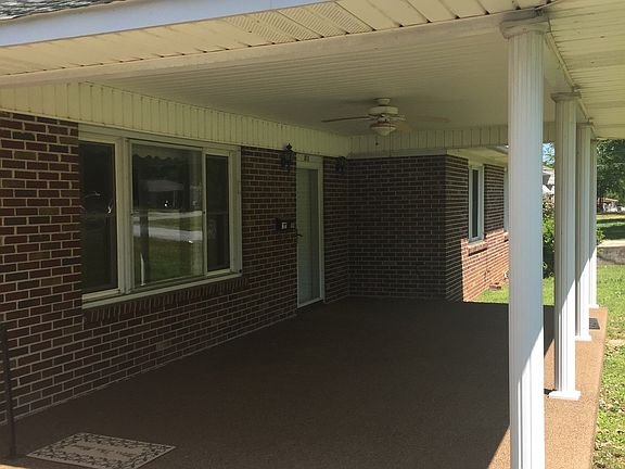 12x24 porch w fan and cable