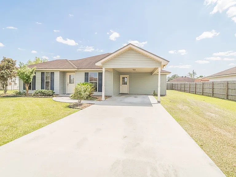 926 Lillian Michel Dr — Photo 1
