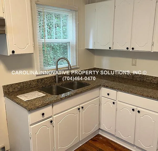 2824 Phillips Ave — Photo 12