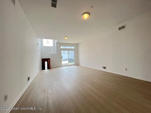 5th image of 362 Sand Ln #2