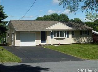 106 Edwards Dr, Camillus, NY 13031