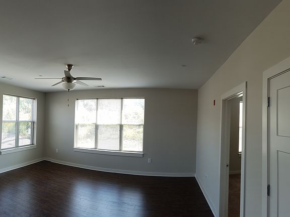 4th image of 805 Canal St APT 130
