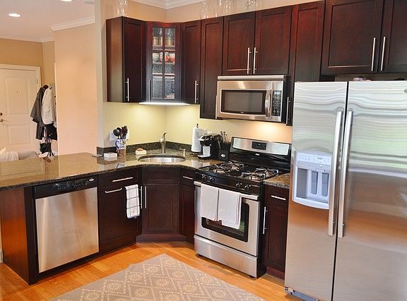 3rd image of 2206 W School St APT 2