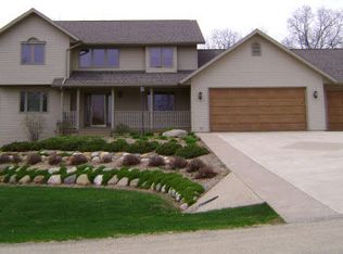 8694 Sunset Dr N, Byron, IL 61010