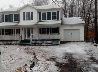 7390 Ventnor Dr, Tobyhanna, PA