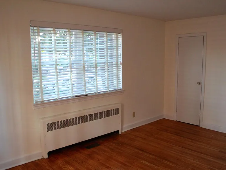 948 Harrington Ave — Photo 8