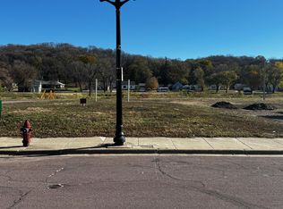 520 1st St, Jackson, MN 56143