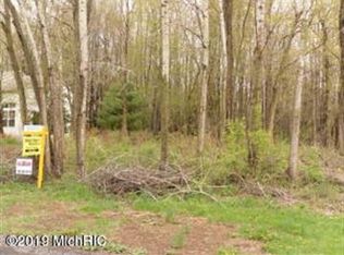 170 Summit Dr, Allegan, MI 49010