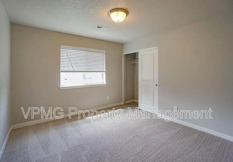 6117 NE 105th Ave — Photo 14