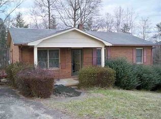 2422 W Lenoir Dr, Lenoir, NC 28645