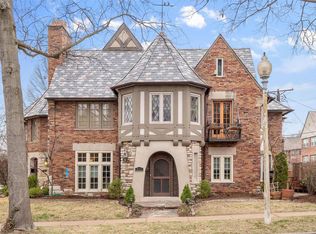 811 Glen Ridge Ave, Saint Louis, MO 63105