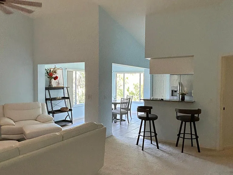 819 Montrose Dr #202 — Photo 17