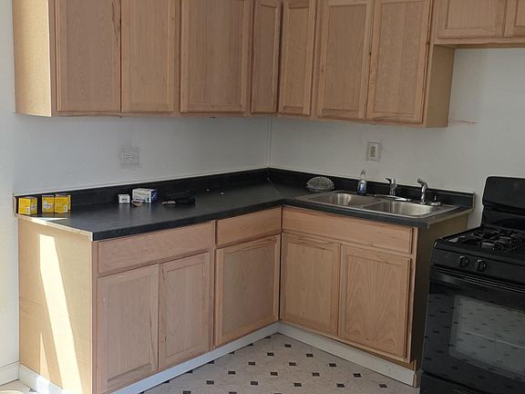 2nd image of 5621 S Elizabeth St #1