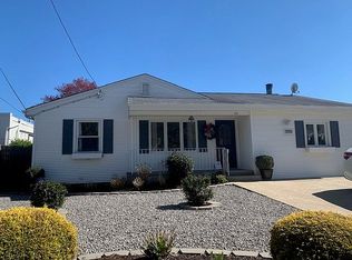 26 Scituate Ave, Cranston, RI 02921