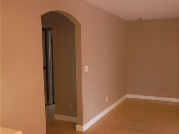 5th image of 1714 Catham Ln