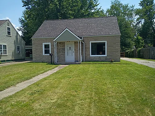 1624 Elm Rd NE Photo 1
