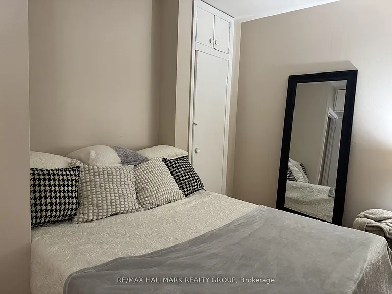 20 Russell St W #3 — Photo 7