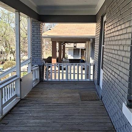 4th image of 115 White Ave