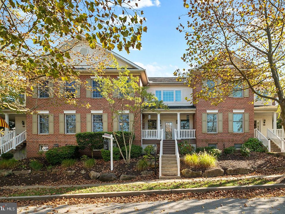 1st image of 415 Vineyard Ln