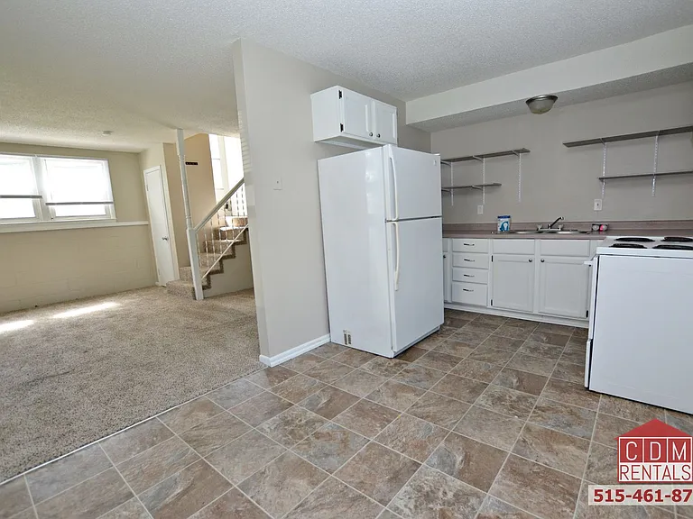 3306 E 36th Ct — Photo 5