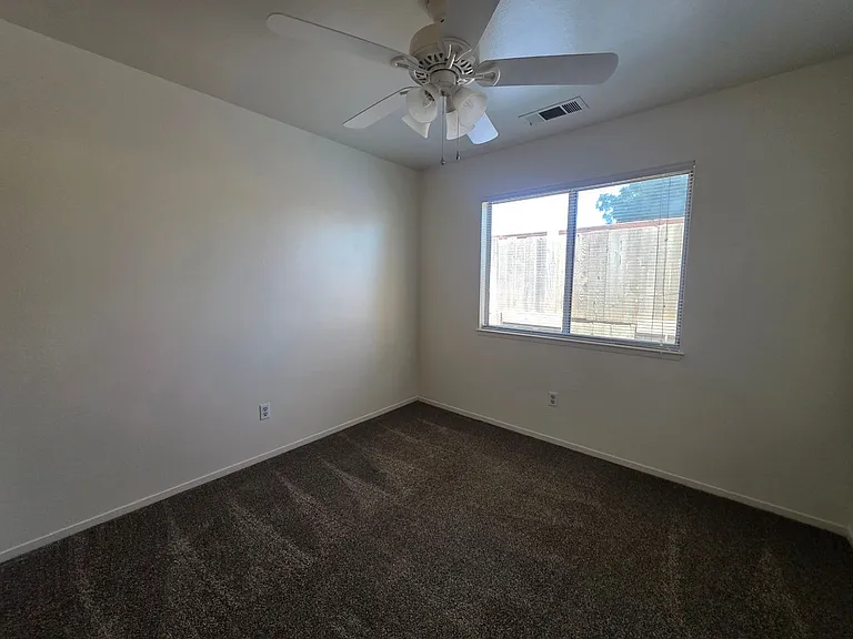 1846 N Selina Ct — Photo 17