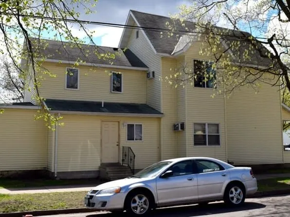 452 Center St #1, Winona, MN 55987