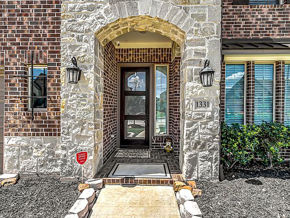 4th image of 1331 Wild Geranium Dr