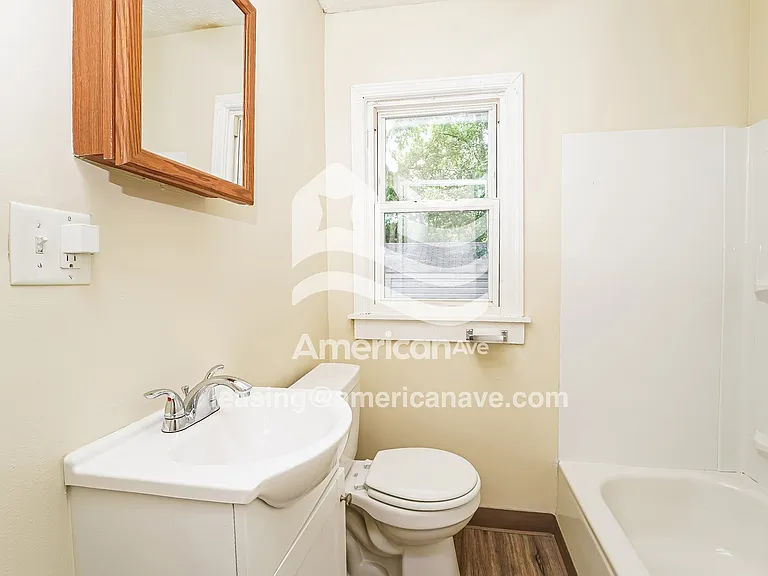 1116092_014_bathroom_14.jpg