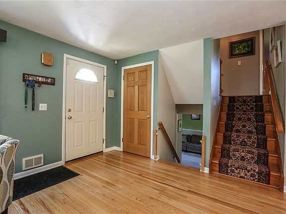 3rd image of 94 Ward Ln