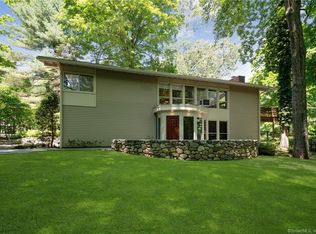 450 Cascade Rd, Stamford, CT 06903