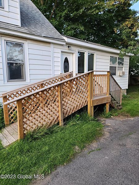3rd image of 2736 Pauline Avenue