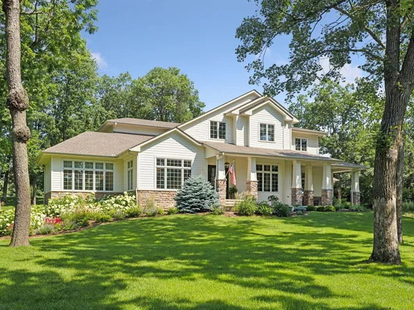 2 Red Forest Ln, North Oaks, MN 55127