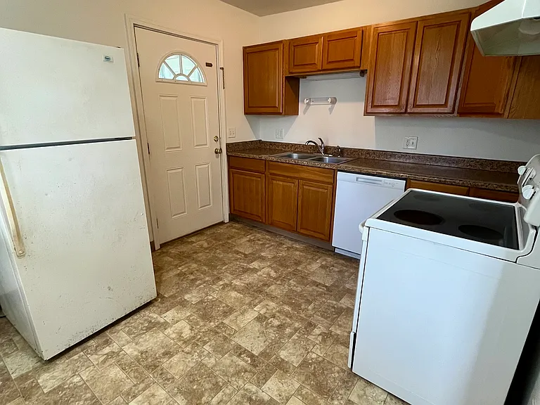 1125 Shipping St NE — Photo 13
