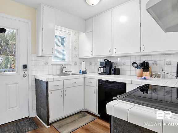 3rd image of 913 W Beach Blvd #B-34