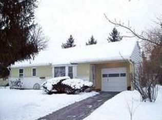 17 Hoffman Dr, Latham, NY 12110