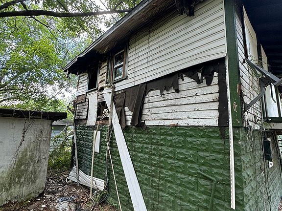 2nd image of 805 BROXTON Street