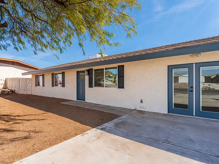 2150 Lake Havasu Plz — Photo 35