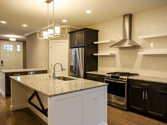 3rd image of 111 Roman Ln