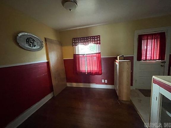 5th image of 602 Circle Ln