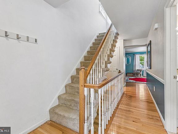 2nd image of 1501 Carlyle Dr