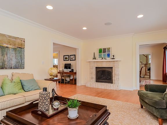 3rd image of 107 Greenacres Ave