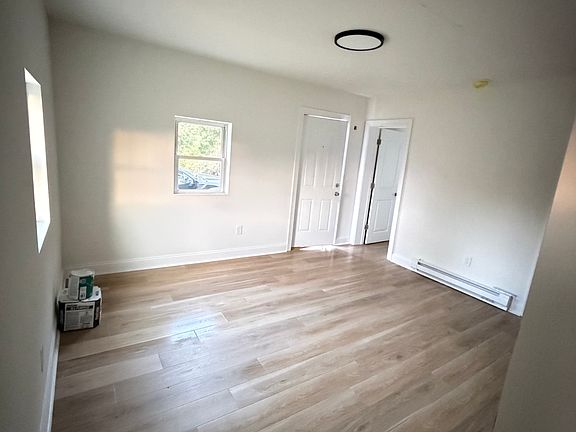 2nd image of 212 N Franklin St