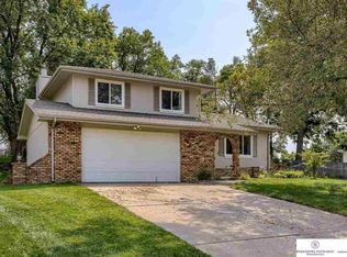 14956 Farnam Cir, Omaha, NE 68154