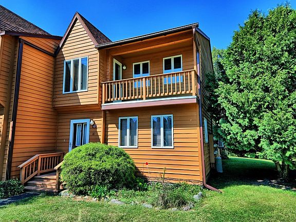 4th image of 18 Glenwood Townhouse Road