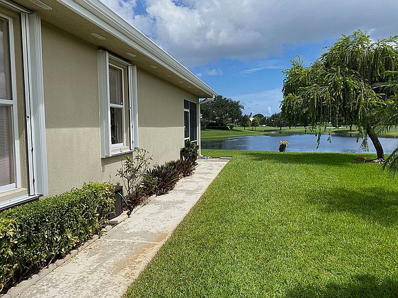 3rd image of 2622 SW Prospect Pl