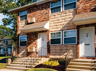 Town and Country Luxury Apartments, Hampton Bays, NY 11946